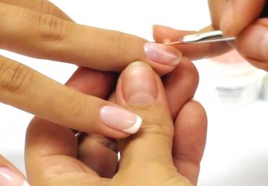 Как осуществляется укрепление ногтей гелем